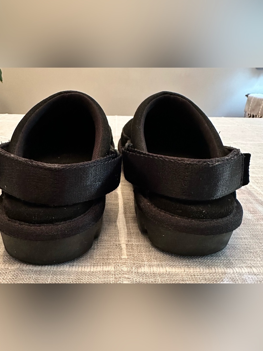 Koolaburra by UGG Suede Clog Shoes Womens 7 Black Lug Sole Gorpcore Streetwear - Picture 4 of 8